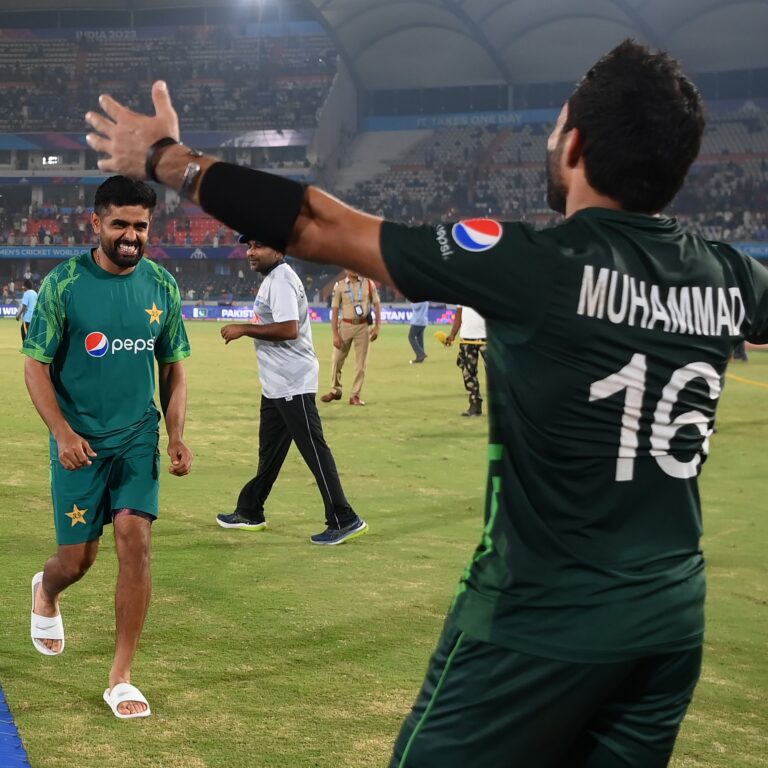 Pakistan ने Sri Lanka को रोमांचक मुकाबले में 6 विकेट से हराया।