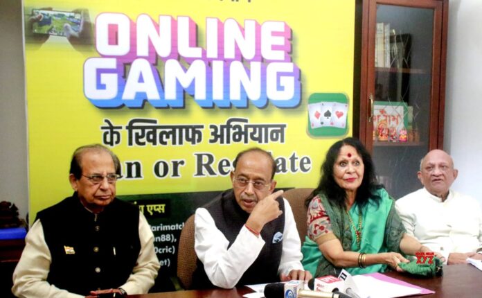 Vijay Goel and Jagdish Mukhi on dharna against gaming